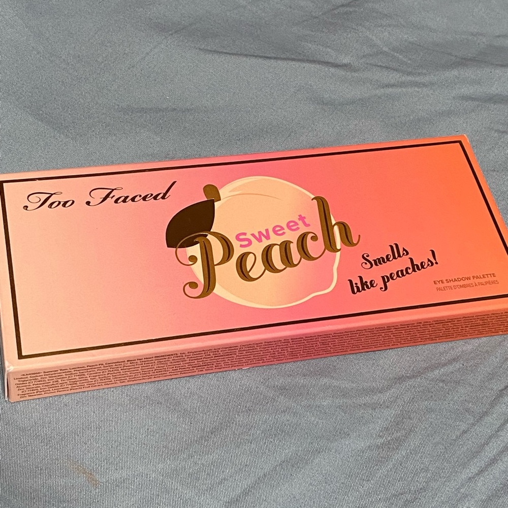 Too Faced Sweet Peach eyeshadow palette